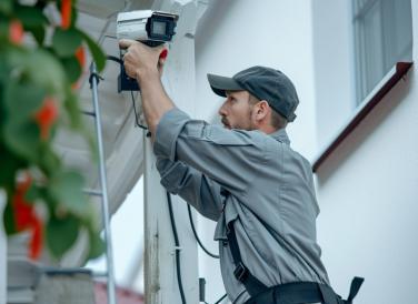 A Importância da Manutenção Preventiva nos Equipamentos de Segurança do Condomínio: Dicas que São o 